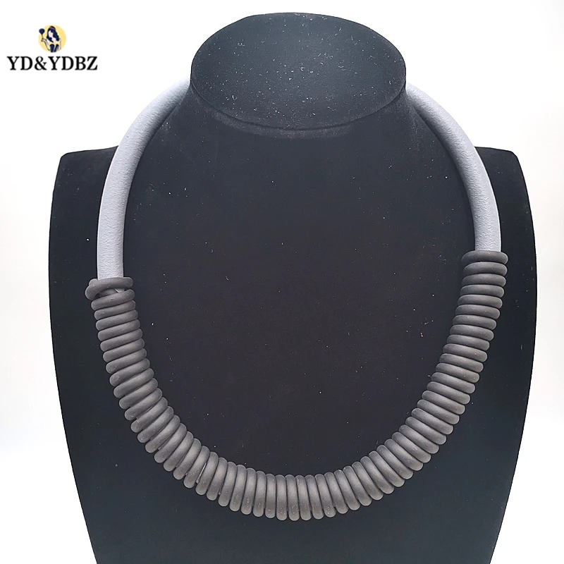 YD&YDBZ 2019 New Black Rubber Round Pendant Collar Womens Necklaces Jewelry Gothic Style Girl Dress Accessories Holiday Gift
YD&YDBZ 2019 New Black Rubber Round Pendant Collar Womens Necklaces Jewelry Gothic Style Girl Dress Accessories Holiday Gift