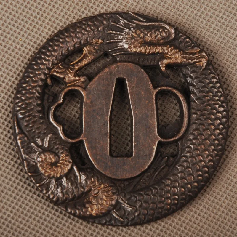 Special Delicate Pattern Carved Hand Guard Alloy Tsuba Fitting for Japanese Samurai Sword Katana or Wakizashi Nice Metal Craft
Special Delicate Pattern Carved Hand Guard Alloy Tsuba Fitting for Japanese Samurai Sword Katana or Wakizashi Nice Metal Craft