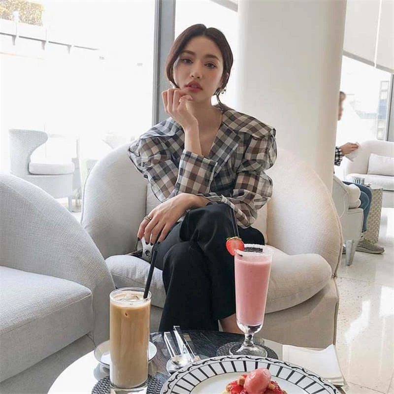 RUGOD New women shirt turn-down collar plaid long sleeves elegant vintage office ladies wearing spring autumn modis femme
RUGOD New women shirt turn-down collar plaid long sleeves elegant vintage office ladies wearing spring autumn modis femme