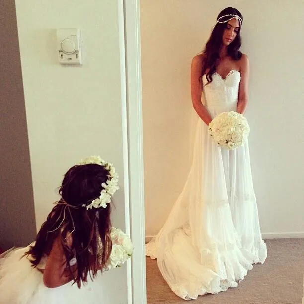 2014 New Design Real Image Tulle Vestido De Festa White Sweetheart A-line Romantic Cheap Beach Garden Wedding Dress Bridal Gowns
2014 New Design Real Image Tulle Vestido De Festa White Sweetheart A-line Romantic Cheap Beach Garden Wedding Dress Bridal Gowns