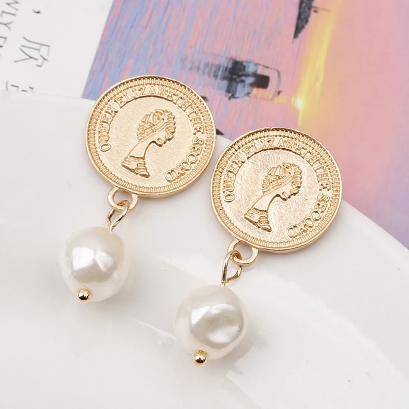 Donarsei Fashion Irregular Geometric Pearl Earrings For Women ZA Gold Metal Line Coin Drop Dangle Earrings Friendship Gift
Donarsei Fashion Irregular Geometric Pearl Earrings For Women ZA Gold Metal Line Coin Drop Dangle Earrings Friendship Gift