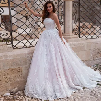 Luxury Chapel Train Lace Appliques Tulle Wedding Dress Vestidos De Novia Strapless Lace Up Bridal Gown
Luxury Chapel Train Lace Appliques Tulle Wedding Dress Vestidos De Novia Strapless Lace Up Bridal Gown