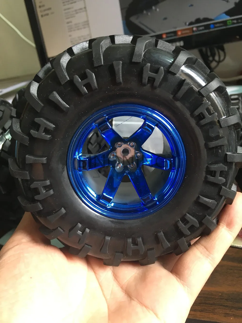 130mm diameter supper big robot car wheel diameter:130 mm thickness:60mm weight:157g
130mm diameter supper big robot car wheel diameter:130 mm thickness:60mm weight:157g