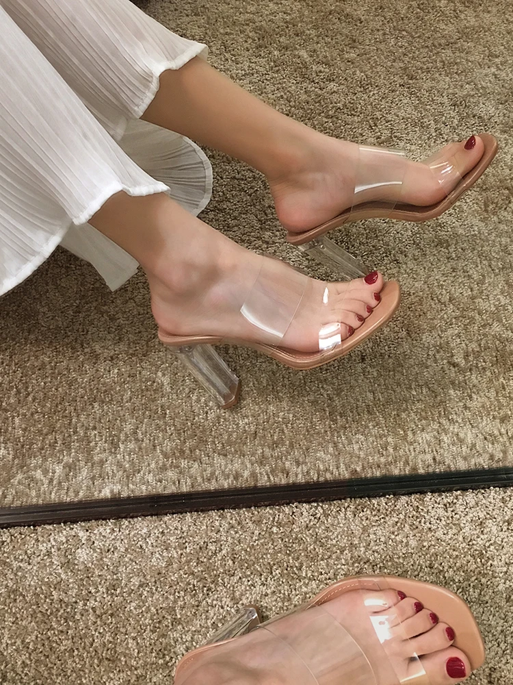 Women's shoes slippers outdoor wear 2019 new summer transparent fashion thick with high heels
Women's shoes slippers outdoor wear 2019 new summer transparent fashion thick with high heels