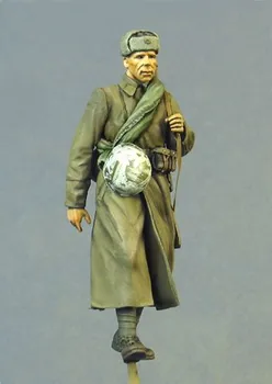 Scale Models 1/ 35 Soviet infantryman walk Antumn soldier figure Historical Resin Model
Scale Models 1/ 35 Soviet infantryman walk Antumn soldier figure Historical Resin Model