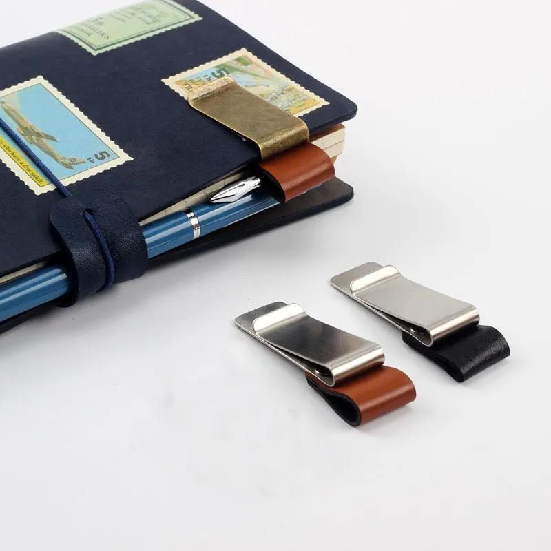 1pc Metal Leather Pen clip Stainless Steel Pencil Clip Vintage Dairy Notebook Pen Holder Memo Clip Office School Supplies
1pc Metal Leather Pen clip Stainless Steel Pencil Clip Vintage Dairy Notebook Pen Holder Memo Clip Office School Supplies