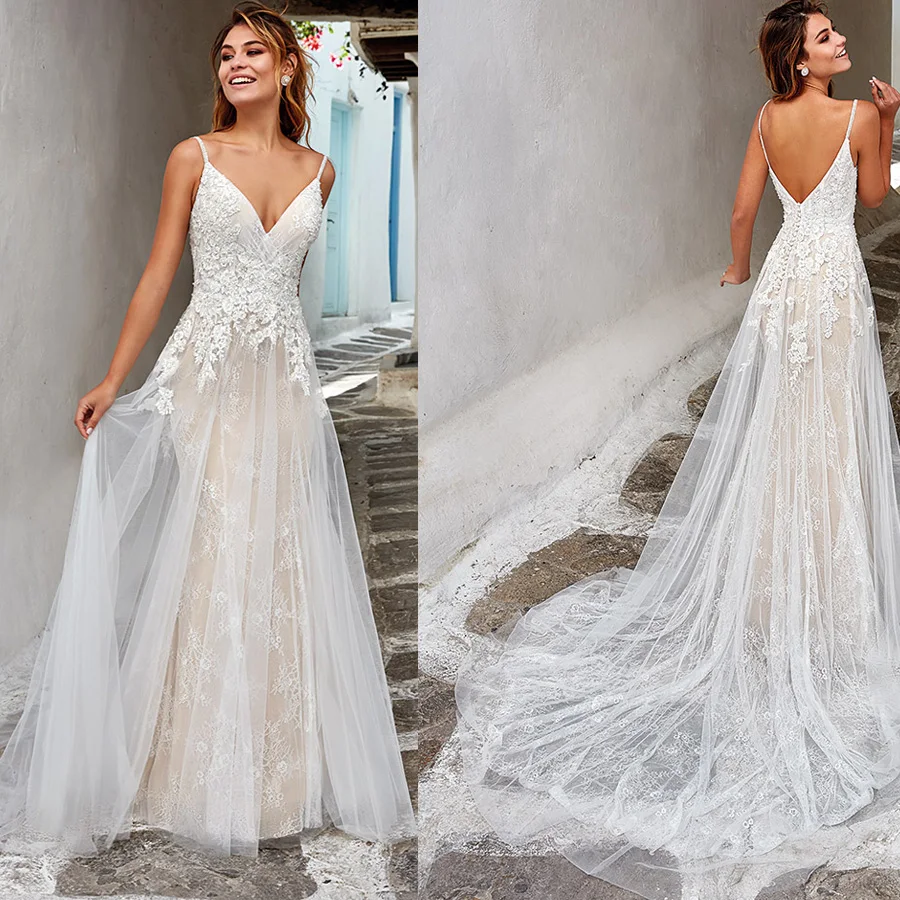 Unique Lace V-neck Applique A-line Backless Wedding Dress with Button Sweep Train Spaghetti Straps Bridal Dress vestido de novia
Unique Lace V-neck Applique A-line Backless Wedding Dress with Button Sweep Train Spaghetti Straps Bridal Dress vestido de novia