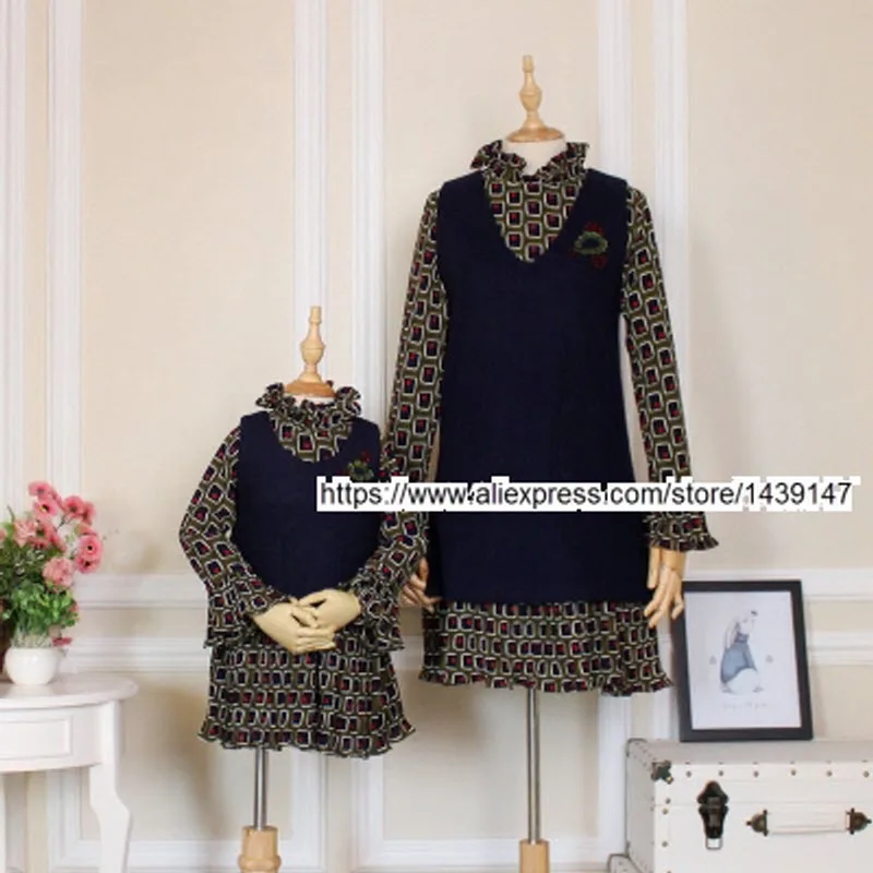 Children clothing Mother Daughter Vest jacket + Dresses , 2-10 years old Child Girl Clothes , Women plus Large size increase 4XL
Children clothing Mother Daughter Vest jacket + Dresses , 2-10 years old Child Girl Clothes , Women plus Large size increase 4XL