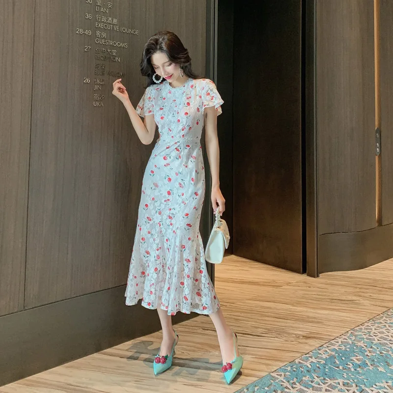 2019 Summer Women Fashion Mermaid Dress Elegant Quality Vestidos Embroidery Lady Party Dresses Short Sleeve O Neck Lace Dress
2019 Summer Women Fashion Mermaid Dress Elegant Quality Vestidos Embroidery Lady Party Dresses Short Sleeve O Neck Lace Dress