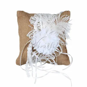 Jute Burlap Ring Pillow Wedding Decorations 20cmx 20cm Ring Bearer With Ribbons Lace Feathers Ring Pillow Cushion Holder Gifts
Jute Burlap Ring Pillow Wedding Decorations 20cmx 20cm Ring Bearer With Ribbons Lace Feathers Ring Pillow Cushion Holder Gifts