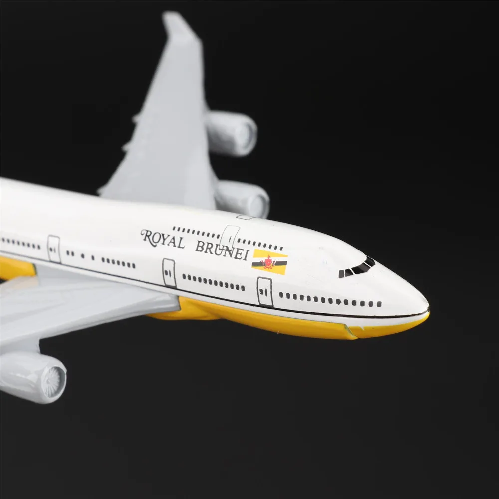 iam0677_4