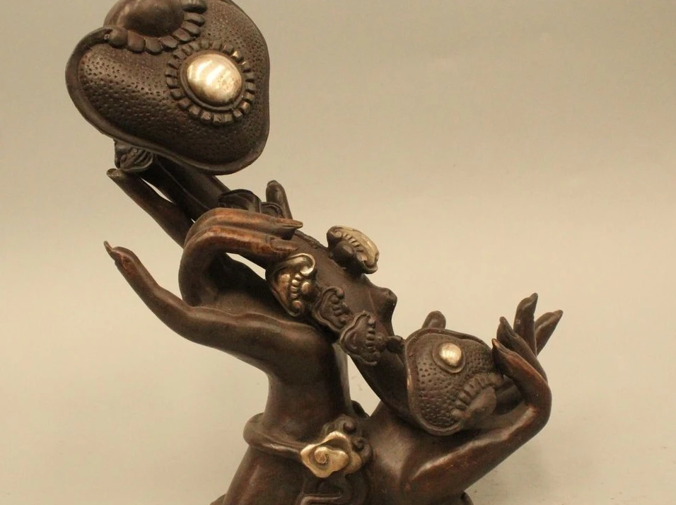 9"China Chinese Tibet Buddhism Bronze Silver Buddha Hands Statue 
9"China Chinese Tibet Buddhism Bronze Silver Buddha Hands Statue