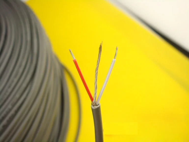 Pure copper-tinned audio frequency signal wire shielding wire grey high-shielding signal wire preamplifier
Pure copper-tinned audio frequency signal wire shielding wire grey high-shielding signal wire preamplifier