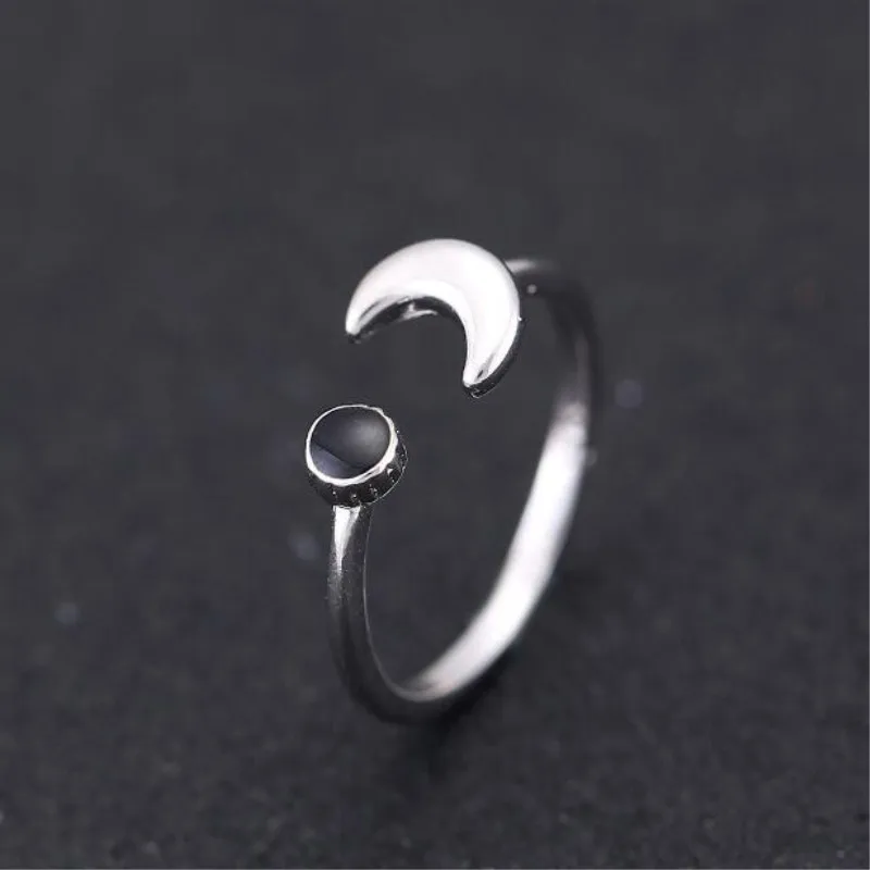 Beautiful Exquisite Female Personality Fashion 925 Sterling Silver Jewelry Moon Black Epoxy Retro Opening Rings SR207
Beautiful Exquisite Female Personality Fashion 925 Sterling Silver Jewelry Moon Black Epoxy Retro Opening Rings SR207