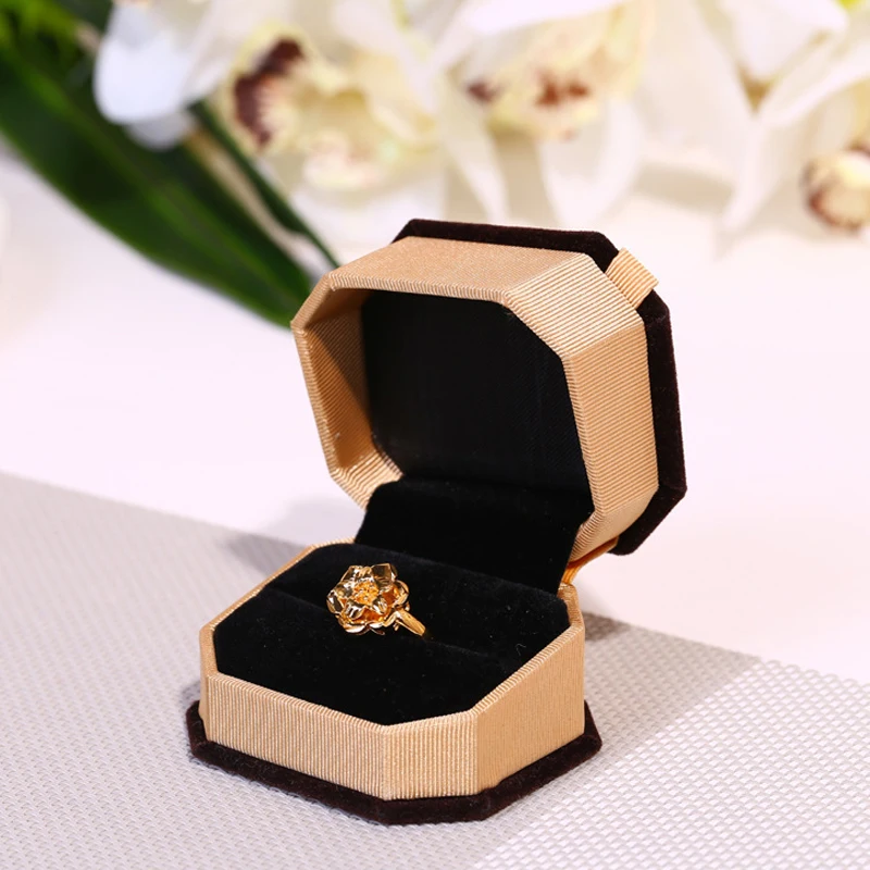 Wholesale Engagement Velvet Ring Box Jewelry Display Storage Foldable Case For Wedding Ring Christmas Gift Organizer
Wholesale Engagement Velvet Ring Box Jewelry Display Storage Foldable Case For Wedding Ring Christmas Gift Organizer