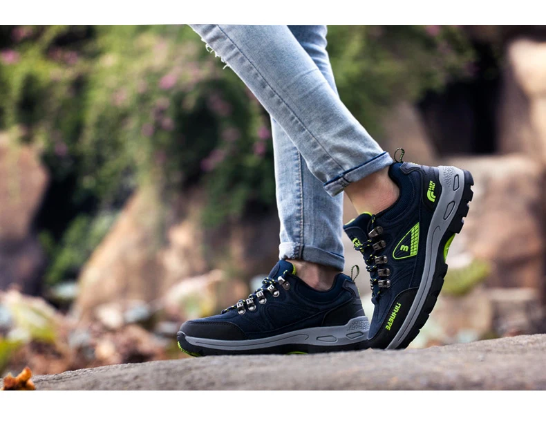 Hiking shoes (22)