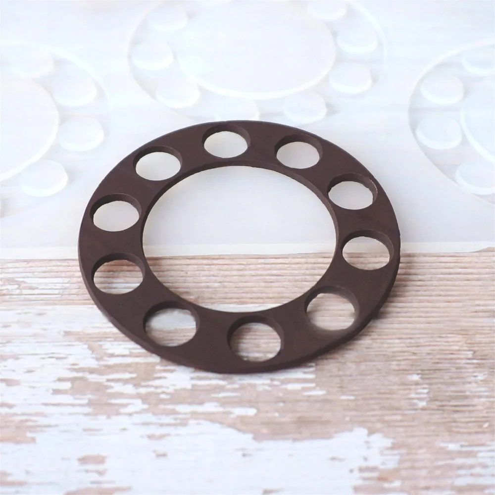Circular Non-stick Silicone Chocolate Mold Ice Molds Cake Mould Bakeware Baking Tools
Circular Non-stick Silicone Chocolate Mold Ice Molds Cake Mould Bakeware Baking Tools
