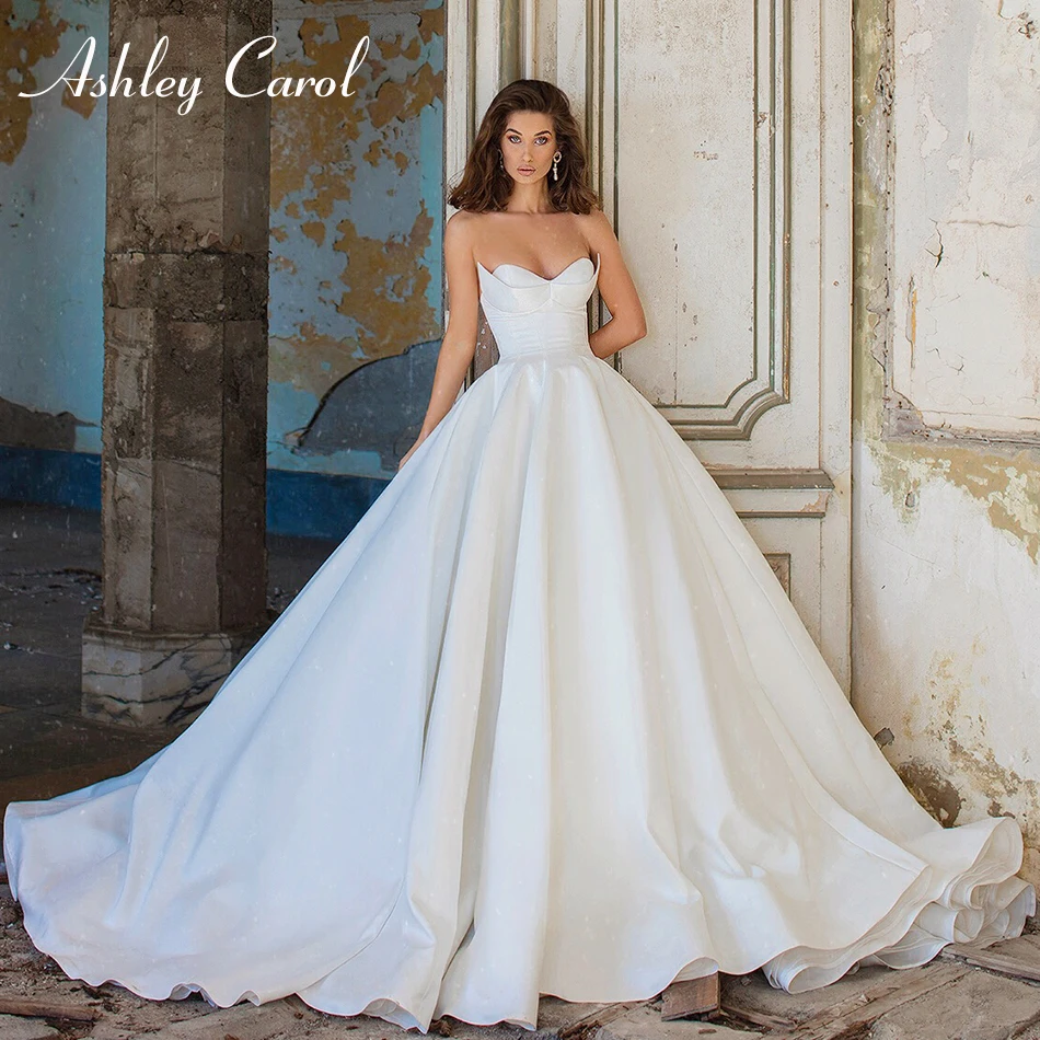 Ashley Carol Sexy Sweetheart Strapless Soft Satin Wedding Dress 2019 Chapel Train Backless White/Lvory Vintage Wedding Gowns
Ashley Carol Sexy Sweetheart Strapless Soft Satin Wedding Dress 2019 Chapel Train Backless White/Lvory Vintage Wedding Gowns