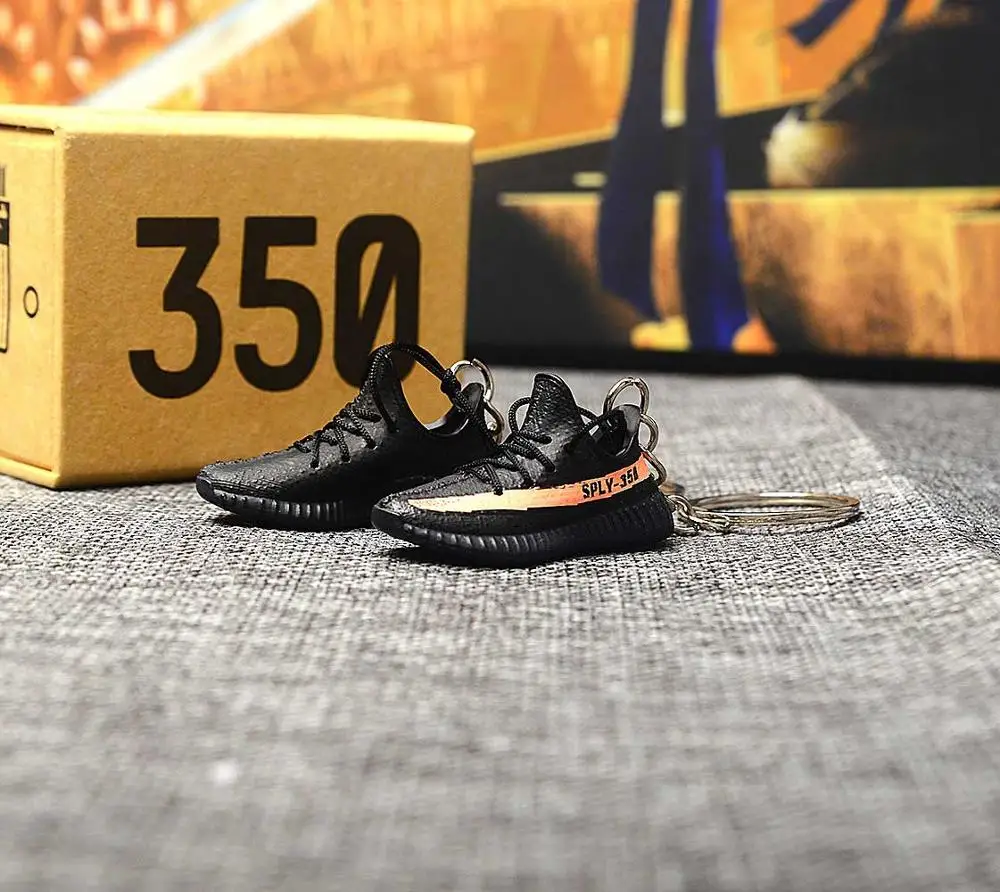 dropshipping top quality 350 black orange sneaker keychains 1/6 SCALE 3D Mini Shoe Sneaker JORDAN keychain doll accessory
dropshipping top quality 350 black orange sneaker keychains 1/6 SCALE 3D Mini Shoe Sneaker JORDAN keychain doll accessory