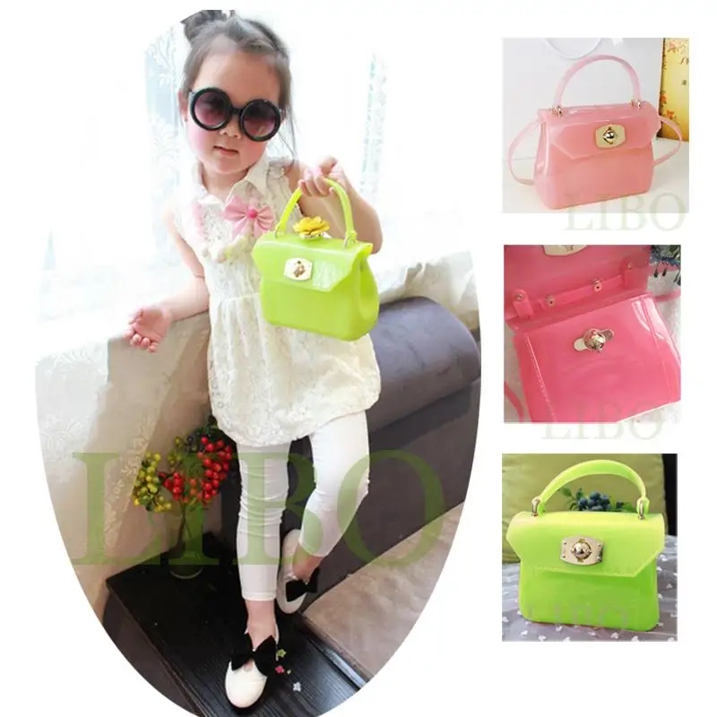 New children candy color shoulder bag girl baby new mini handbag jelly patent transparent purse tote PVC Messenger bag Xmas gife
New children candy color shoulder bag girl baby new mini handbag jelly patent transparent purse tote PVC Messenger bag Xmas gife