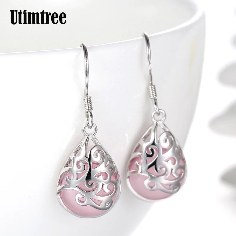 Utimtree Hot Sale Hollow Out White Pink Cat Eye Stone Drop Earring For Women Fashion 925 Sterling Silver Dangle Earring Jewelry
Utimtree Hot Sale Hollow Out White Pink Cat Eye Stone Drop Earring For Women Fashion 925 Sterling Silver Dangle Earring Jewelry