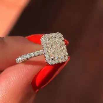 

Huitan Traditional Wedding Finger Ring Luxury Solitaire Square CZ Stone Prong Setting Jewelry Ring Band Wholesale Lots&Bulk