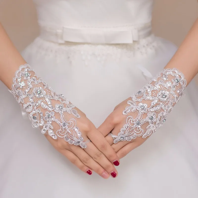 2018 Free Shipping Fashion Fingerless Short Beaded Lace Wedding Gloves Bridal Bride Gloves Accessories
2018 Free Shipping Fashion Fingerless Short Beaded Lace Wedding Gloves Bridal Bride Gloves Accessories