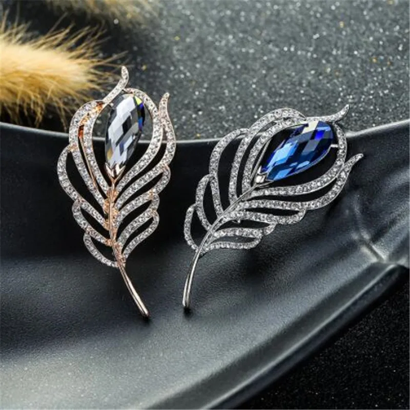 WKOUD Crystal Peacock Feathers Brooch Boho Enamel Pins Deep Blue 63*107mm Brooches Wedding Accessories 2019 New Arrival
WKOUD Crystal Peacock Feathers Brooch Boho Enamel Pins Deep Blue 63*107mm Brooches Wedding Accessories 2019 New Arrival
