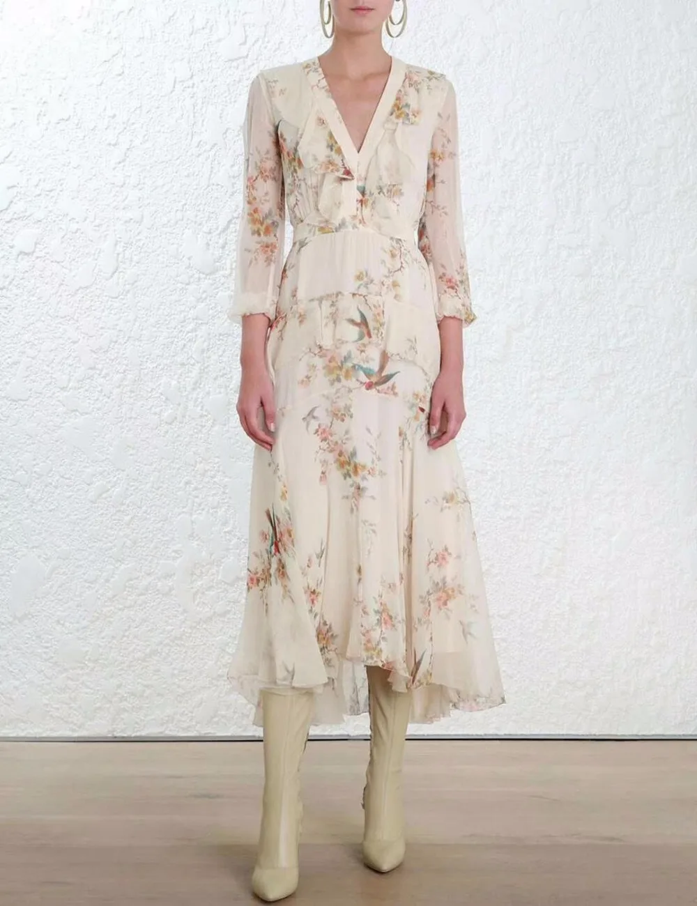 Women's Summer 100% Silk Long-Sleeved V-Neck Flower Bird Print Painted Heart-Shaped Ruffled Long Dress
Women's Summer 100% Silk Long-Sleeved V-Neck Flower Bird Print Painted Heart-Shaped Ruffled Long Dress