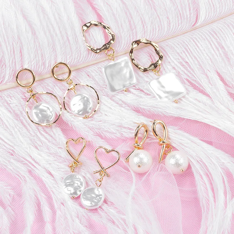 2019 Design Love Heart Metal Gold Asymmetric Cross Heart Geometric Irregular Natural Freshwater Pearl Stud Earrings for Women
2019 Design Love Heart Metal Gold Asymmetric Cross Heart Geometric Irregular Natural Freshwater Pearl Stud Earrings for Women