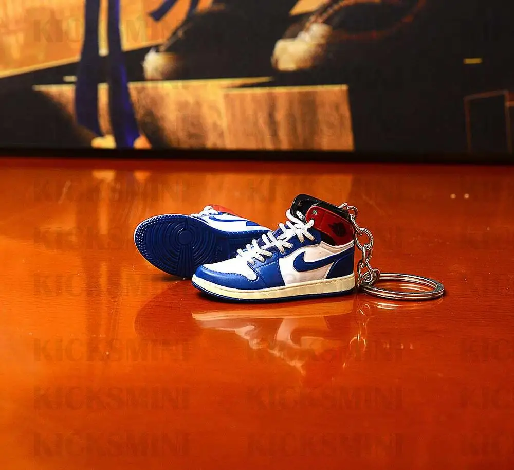 AJ OG union Sneaker keychain pendant 3d mini key chain stereo basketball shoe model car couple doll accessorys
AJ OG union Sneaker keychain pendant 3d mini key chain stereo basketball shoe model car couple doll accessorys