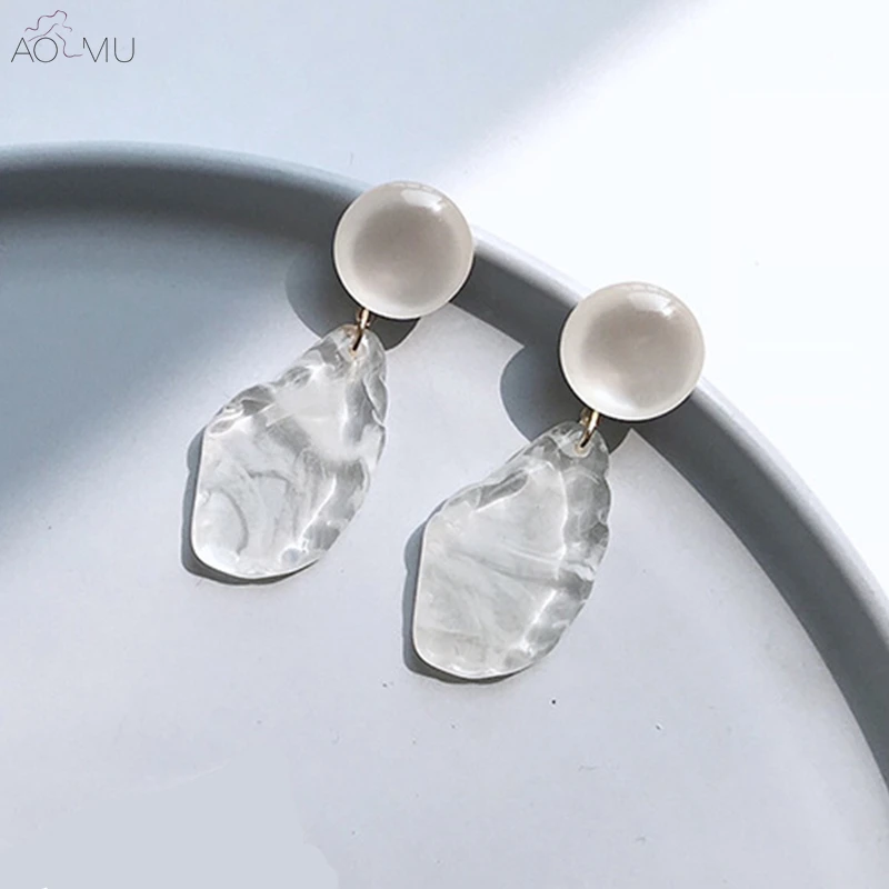 AOMU Korea Summer Cool White Clear Irregular Transparent Ice Column Iceberg Snow Mountain Acrylic Stud Earrings for Women Girl
AOMU Korea Summer Cool White Clear Irregular Transparent Ice Column Iceberg Snow Mountain Acrylic Stud Earrings for Women Girl