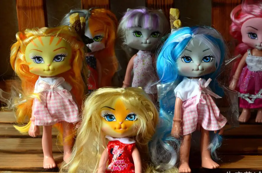 1X Girl Original TOYS Lanard Catwalk Kitties Figure Dolls, PVC Plastics Dolls,95%new
1X Girl Original TOYS Lanard Catwalk Kitties Figure Dolls, PVC Plastics Dolls,95%new