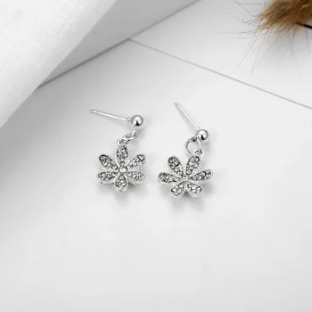 New style fashion earrings little Daisy flowers fashion exaggerate earrings ring temperament lady simple earrings
New style fashion earrings little Daisy flowers fashion exaggerate earrings ring temperament lady simple earrings