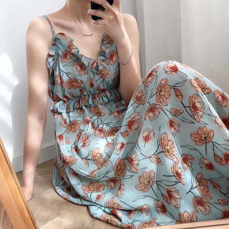 A French minority Platycodon grandiflorum skirt with a fresh and broken flower hanging skirt
A French minority Platycodon grandiflorum skirt with a fresh and broken flower hanging skirt