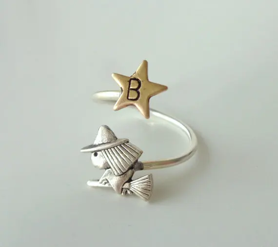 Wholesale Unique Retro Adjustable Witch Star Rings High Quality Design Men's Promise Rings Women Gift Overwatch Aros
Wholesale Unique Retro Adjustable Witch Star Rings High Quality Design Men's Promise Rings Women Gift Overwatch Aros
