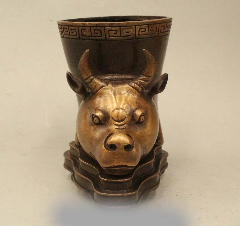 7" Marked Chinese Qing Dynasty Bronze Lucky Bull Ox Brush Pot Pencil vase Statue
7" Marked Chinese Qing Dynasty Bronze Lucky Bull Ox Brush Pot Pencil vase Statue
