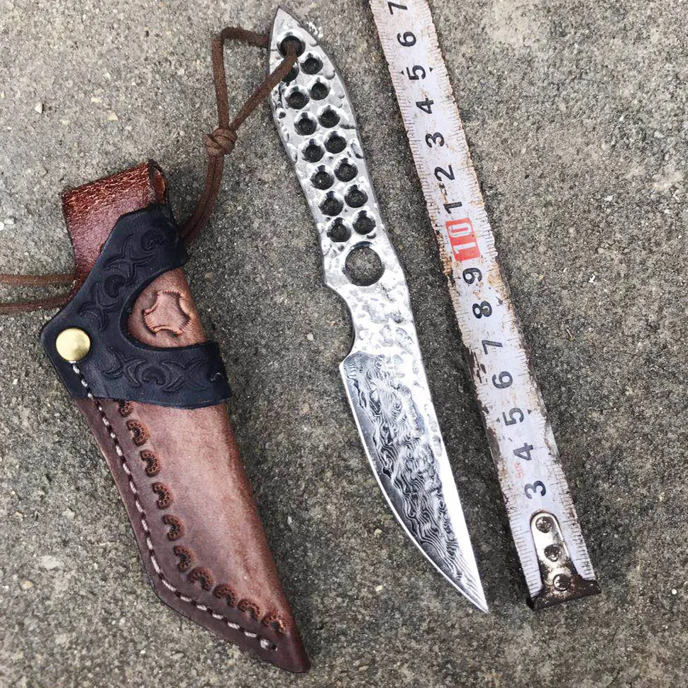 Handmade Camping Knives Outdoor Tools Hand-forged keel-in-one Damascus Steel Straight Knife High-end Gift collection knives
Handmade Camping Knives Outdoor Tools Hand-forged keel-in-one Damascus Steel Straight Knife High-end Gift collection knives