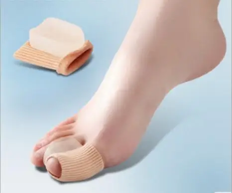 Wholesale Elastic silicone toe separator mat foot finger toe correction cushion as toes Orthotic pad for protection bunion aid
Wholesale Elastic silicone toe separator mat foot finger toe correction cushion as toes Orthotic pad for protection bunion aid