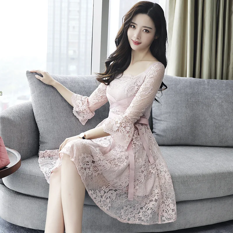 2019 Spring New Arrival Slash Neck Flare Sleeve Stitching Lace Dress Sweet Fairy Princess Dress Women With Bow Free Shipping
2019 Spring New Arrival Slash Neck Flare Sleeve Stitching Lace Dress Sweet Fairy Princess Dress Women With Bow Free Shipping