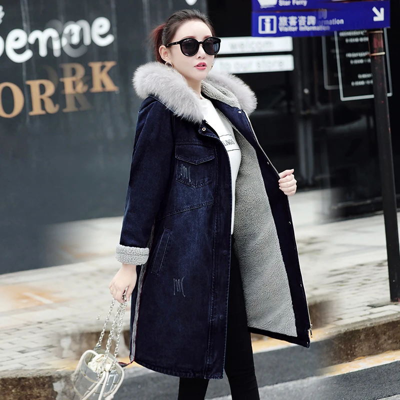 2017 Winter Women Denim Trench Coat Blue Lapel Badges Double Breasted Long Windbreaker High Tops Thicken Dust Coat With Sashes
2017 Winter Women Denim Trench Coat Blue Lapel Badges Double Breasted Long Windbreaker High Tops Thicken Dust Coat With Sashes