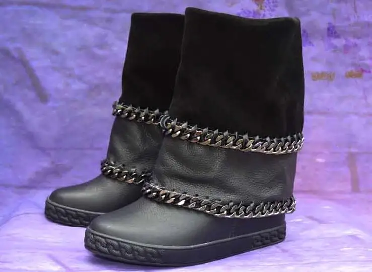 New Fashion Black Smooth Leather Women Round Toe Mid-Calf Boots Double Chain Rim Ladies Increased Heel Boots Suede Leather Patch
New Fashion Black Smooth Leather Women Round Toe Mid-Calf Boots Double Chain Rim Ladies Increased Heel Boots Suede Leather Patch