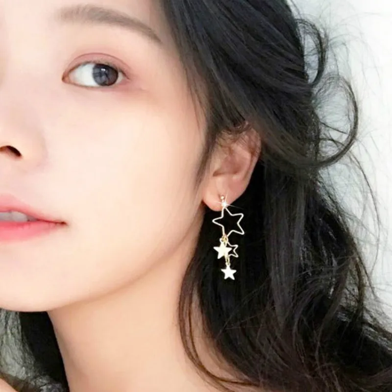 Korean fresh and simple temperament hollow star asymmetric alloy earrings female jewelry gift wholesale
Korean fresh and simple temperament hollow star asymmetric alloy earrings female jewelry gift wholesale