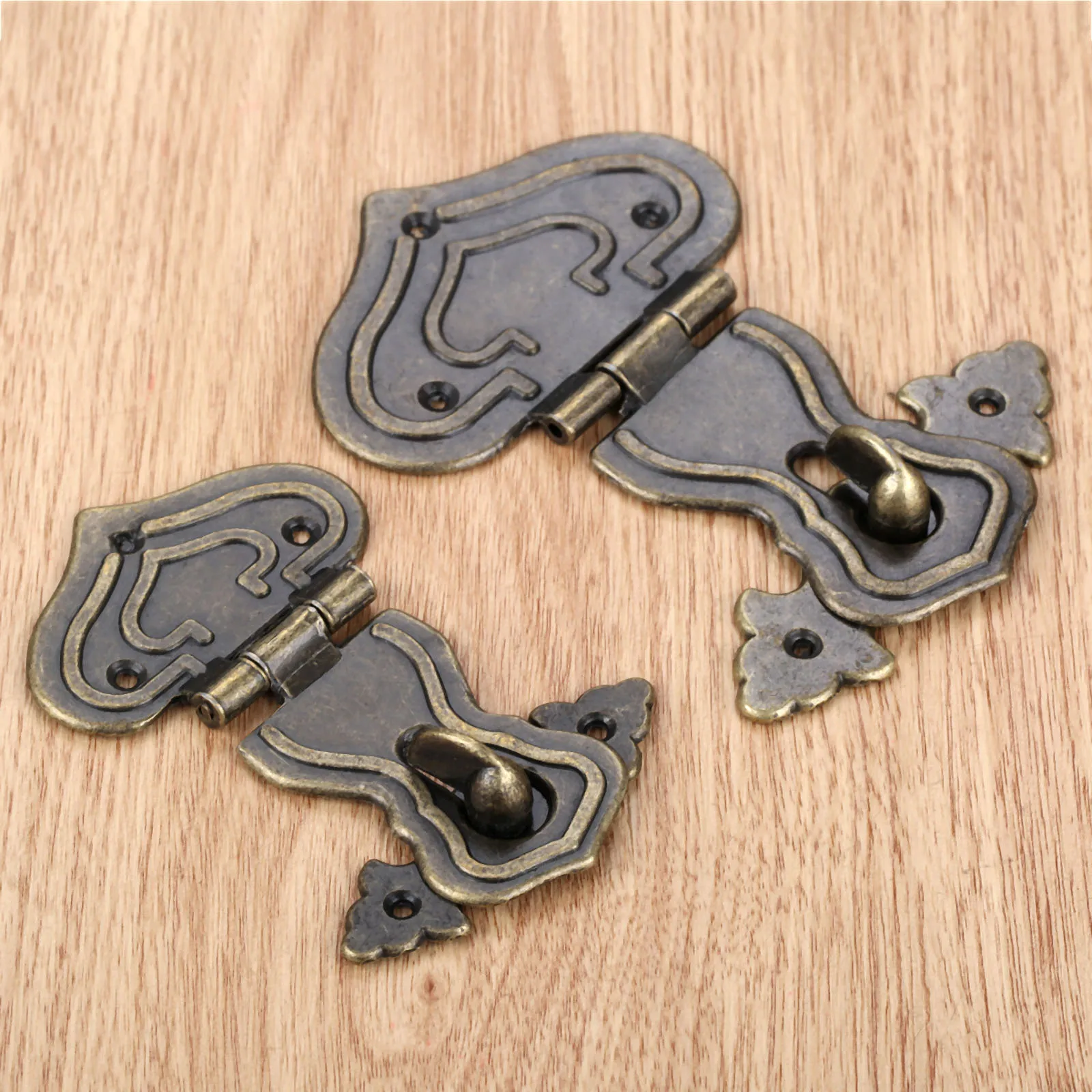 1Pc Vintage Box Latch Clasps Bronze Tone Trunk Lock Handbag Bag Accessories Purse Snap Clasps/ Closure Locks 63x39mm
1Pc Vintage Box Latch Clasps Bronze Tone Trunk Lock Handbag Bag Accessories Purse Snap Clasps/ Closure Locks 63x39mm