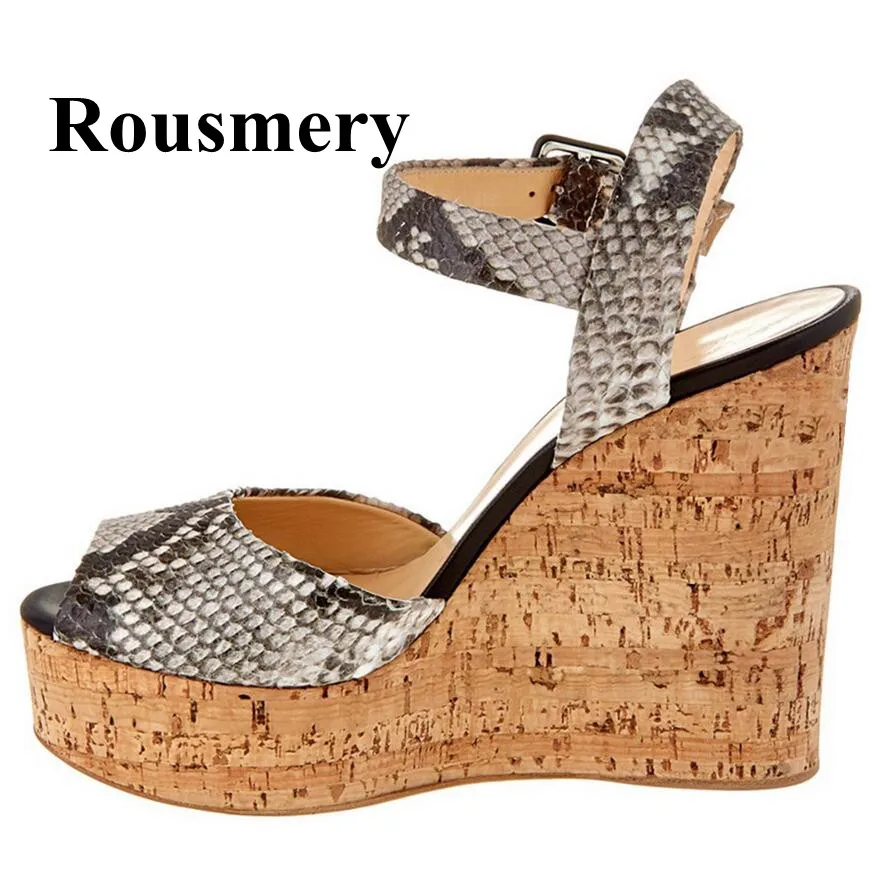 2018 Hottest Wood Grain Wedges Snakeskin pattern Fashion Platform High Heel Peep Toe Slingback Buckle Summer Women Sandals 
2018 Hottest Wood Grain Wedges Snakeskin pattern Fashion Platform High Heel Peep Toe Slingback Buckle Summer Women Sandals