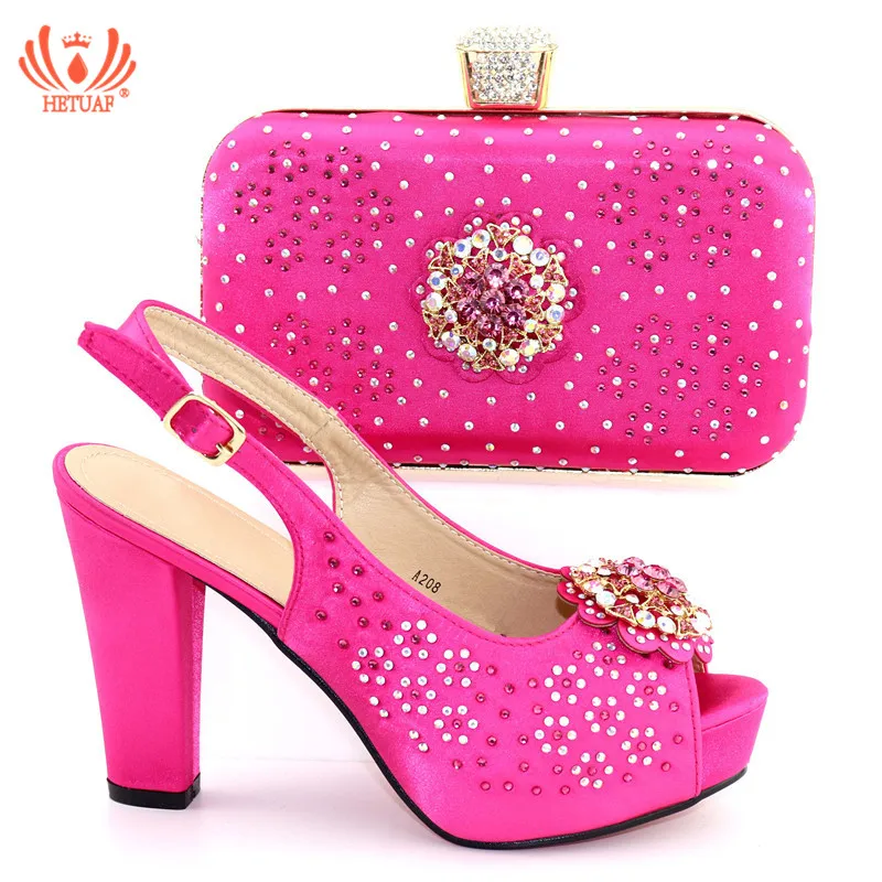 Fuchsia Color Shining Crystal Italian shoes with matching Bag Lady Shoes And Bag Rhinestone African Shoes and Bag set for Party
Fuchsia Color Shining Crystal Italian shoes with matching Bag Lady Shoes And Bag Rhinestone African Shoes and Bag set for Party