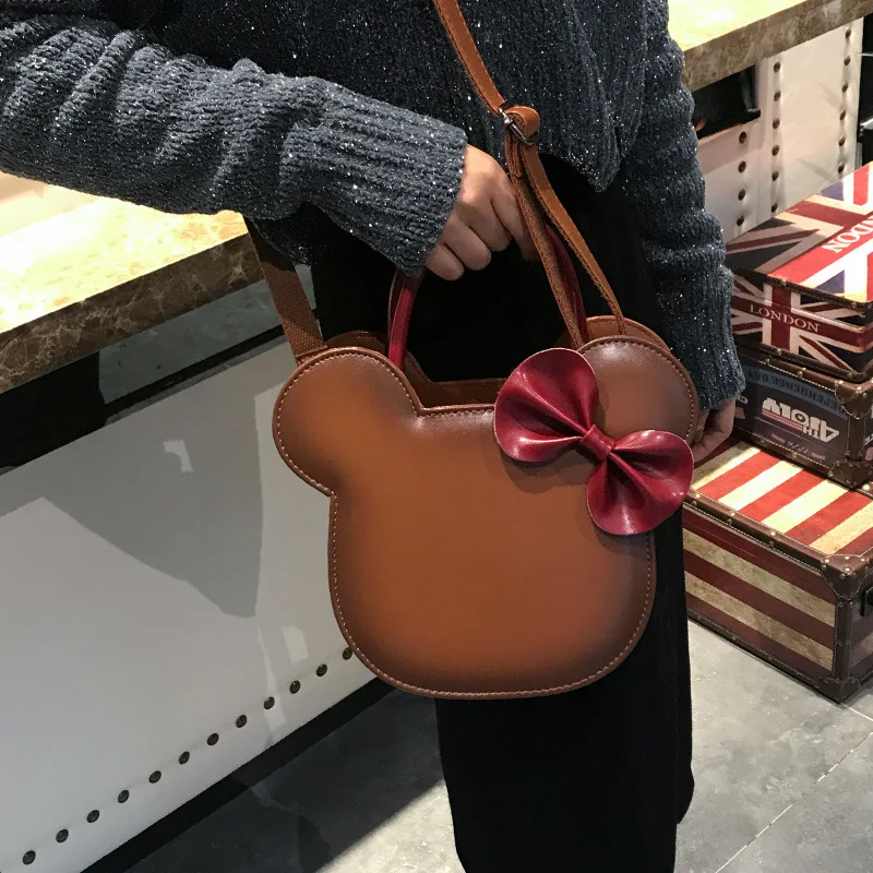 Disney Mickey Mouse lady cartoon shoulder messenger bag fashion cute mini handbag clothing accessories pouch portable storage
Disney Mickey Mouse lady cartoon shoulder messenger bag fashion cute mini handbag clothing accessories pouch portable storage