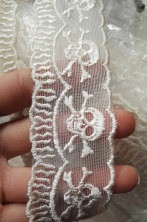 Wholesale bulk lot Ivory embroidered skull Lace Trim , DIY Sewing dress Home textile 4cm
Wholesale bulk lot Ivory embroidered skull Lace Trim , DIY Sewing dress Home textile 4cm