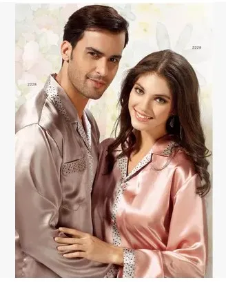 Men and women lovers pajamas two-piece 100% mulberry silk long sleeve in the spring and autumn household to take 2247 sets
Men and women lovers pajamas two-piece 100% mulberry silk long sleeve in the spring and autumn household to take 2247 sets