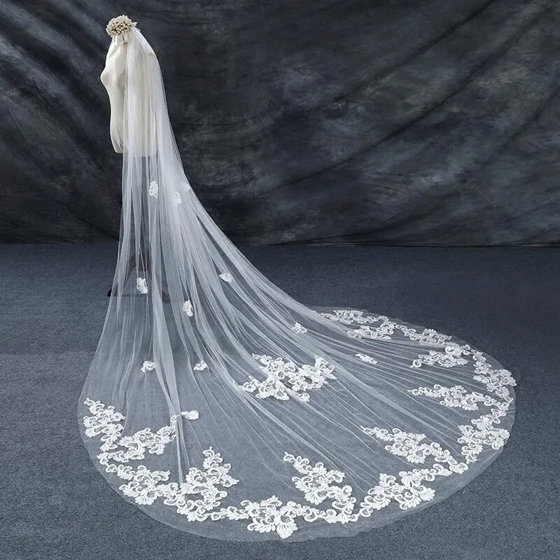 Cinderella Special Design Lace Applique Ivory 3.5*3 meters Lace Appliqued Edge Soft Tulle Wedding Veil Bridal Chapel Veil
Cinderella Special Design Lace Applique Ivory 3.5*3 meters Lace Appliqued Edge Soft Tulle Wedding Veil Bridal Chapel Veil